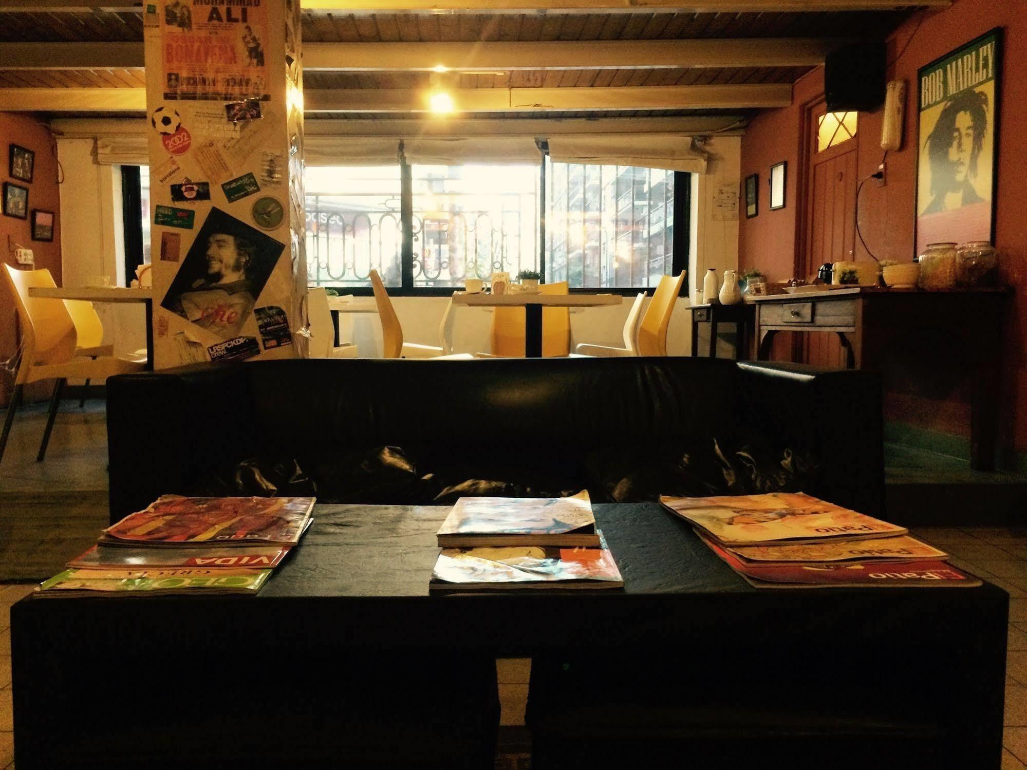 Petit Recoleta Hostel Буенос Айрес Екстериор снимка