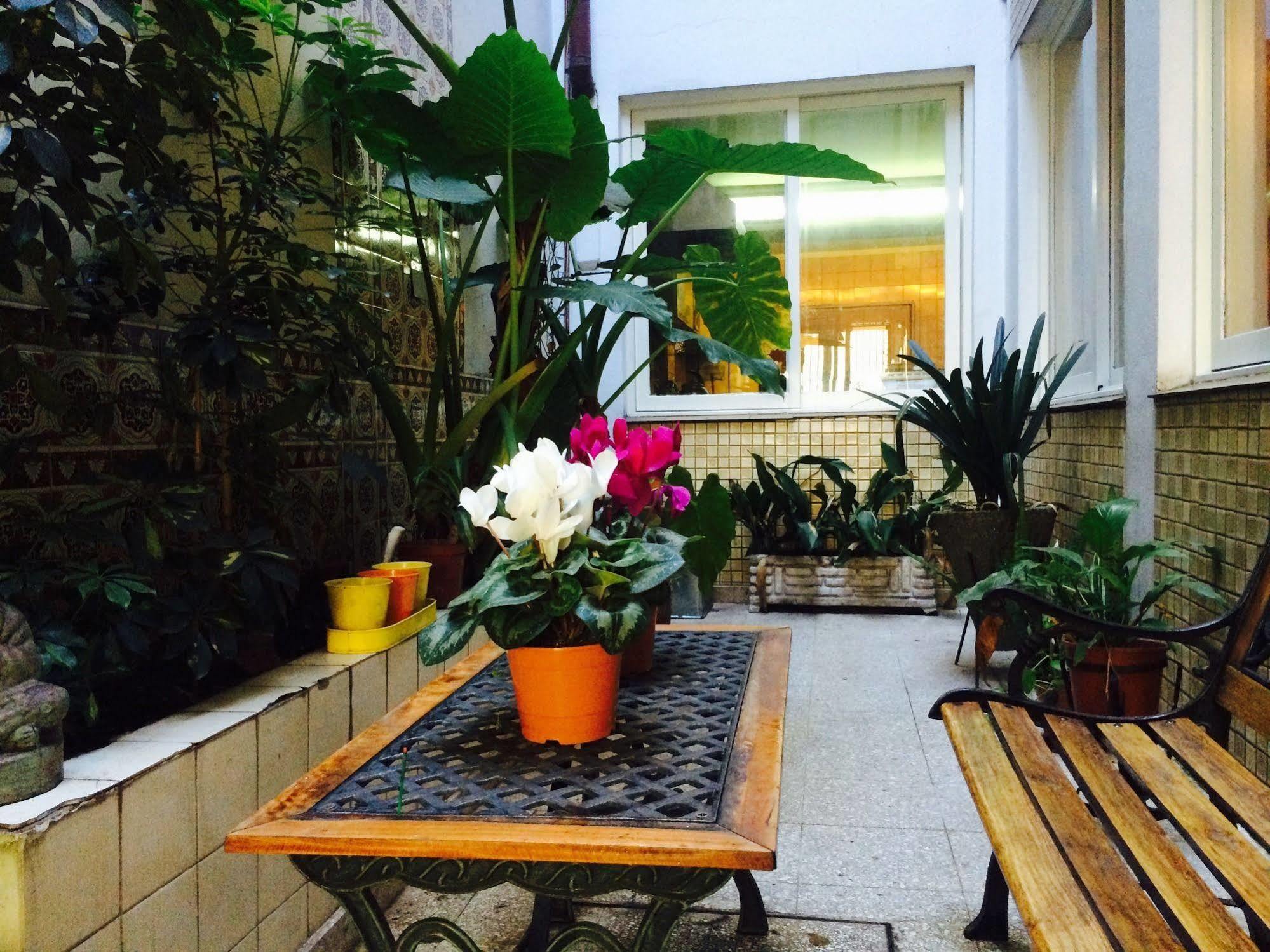 Petit Recoleta Hostel Буенос Айрес Екстериор снимка