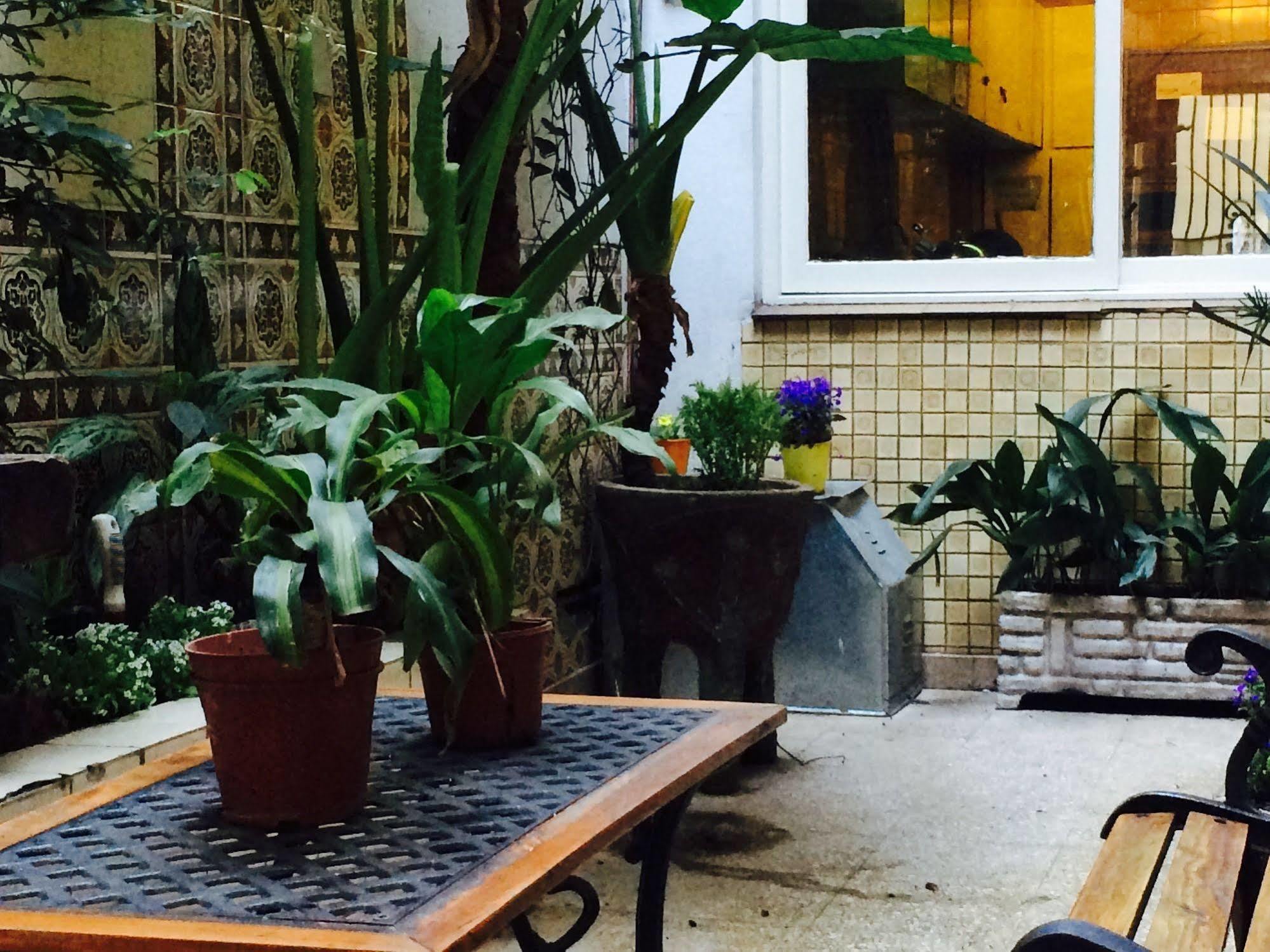 Petit Recoleta Hostel Буенос Айрес Екстериор снимка