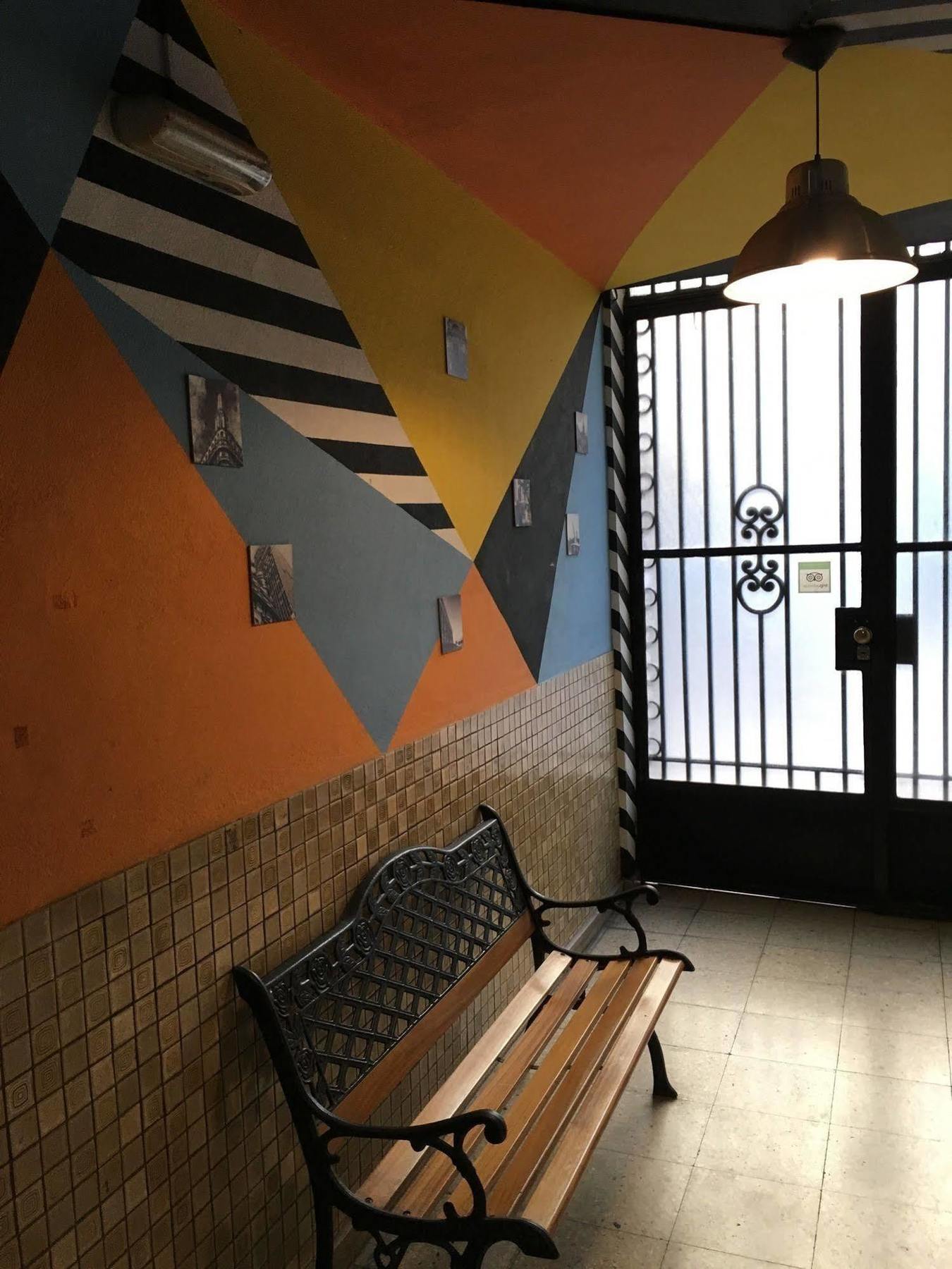 Petit Recoleta Hostel Буенос Айрес Екстериор снимка