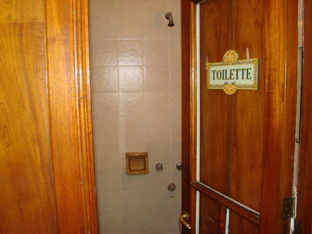 Petit Recoleta Hostel Буенос Айрес Стая снимка